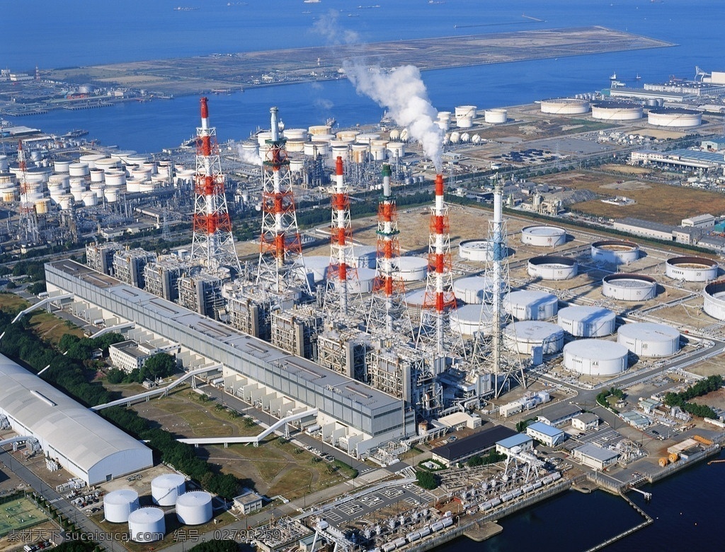 化工厂 炼油 化工 化学 工厂 厂房 临海 高耸入云 烟囱 储存罐 储油罐 工业 生产 现代科技 俯视 厂图 工业生产