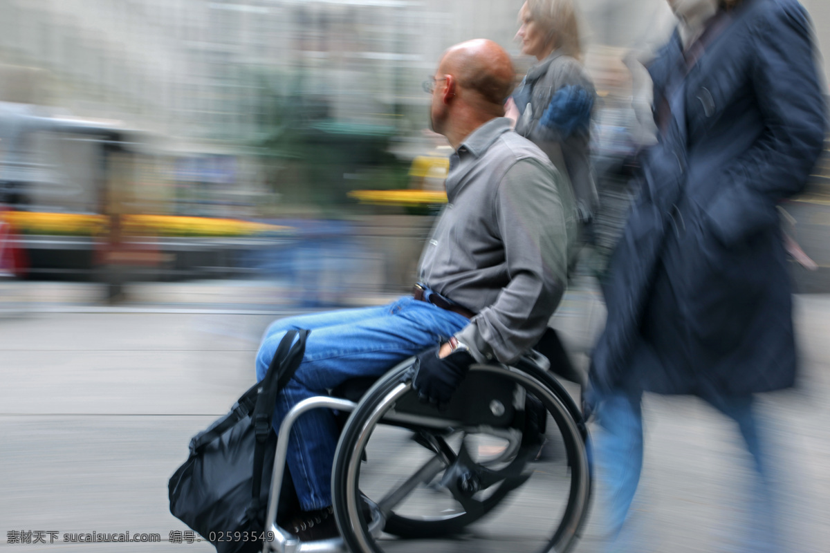 坐在 轮椅 上 男人 坐在轮椅上 残疾人士 人物 行人 其他人物 人物图片