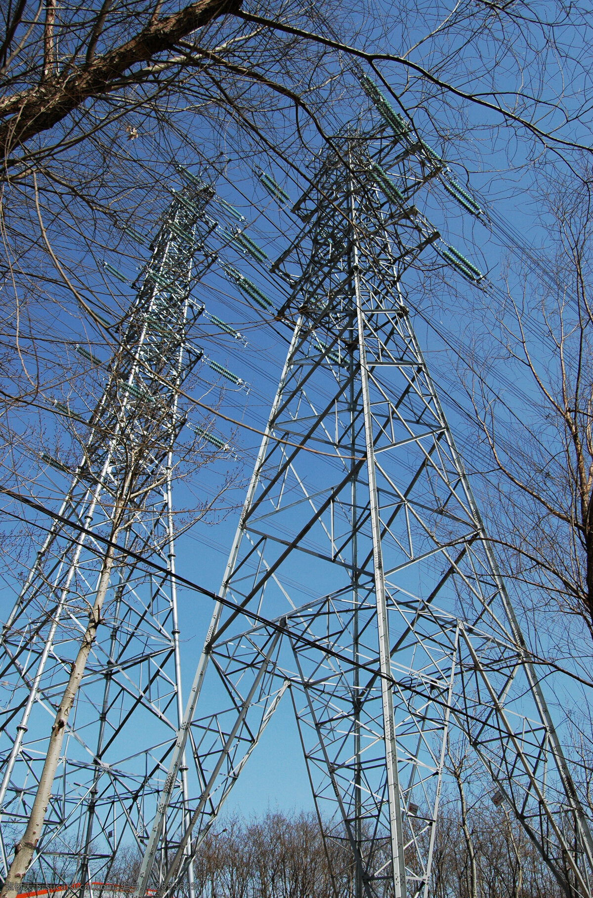 高压输电塔 输电线路 电线 高压电 高压电线输送 电线杆 蓝天 背景 铁塔 信号塔 工业生产 现代科技