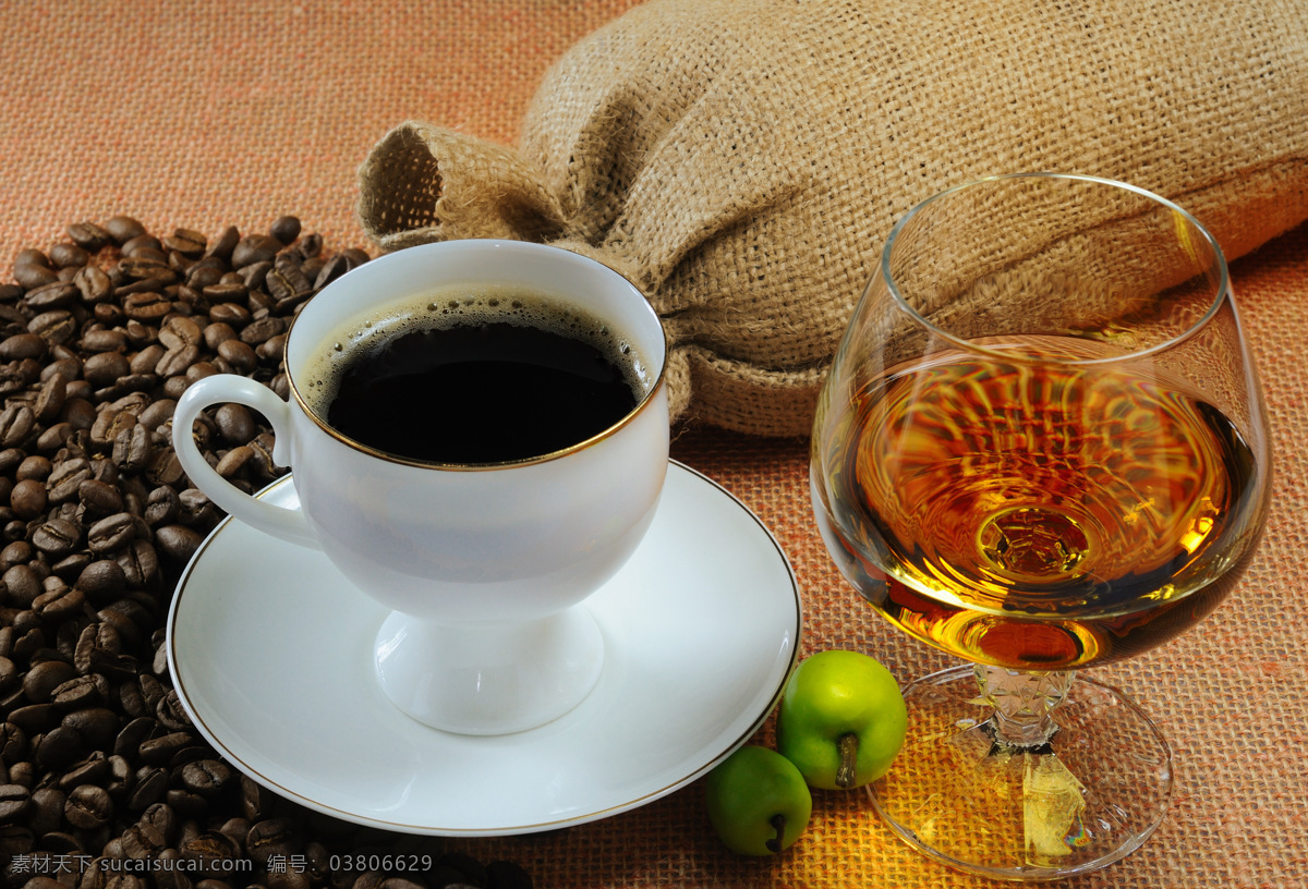 白兰地 咖啡 图 咖啡豆 咖啡杯 安静 玻璃杯 水果 宁静 咖啡图片 餐饮美食