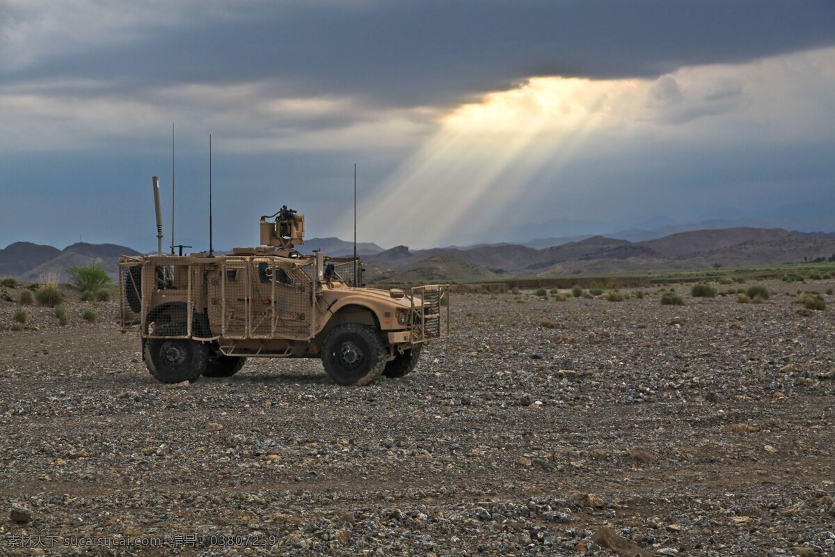吉普车 车辆 军事 坦克 恶劣天气 雨 军队 阿富汗 战争 军用车 现代科技 军事武器