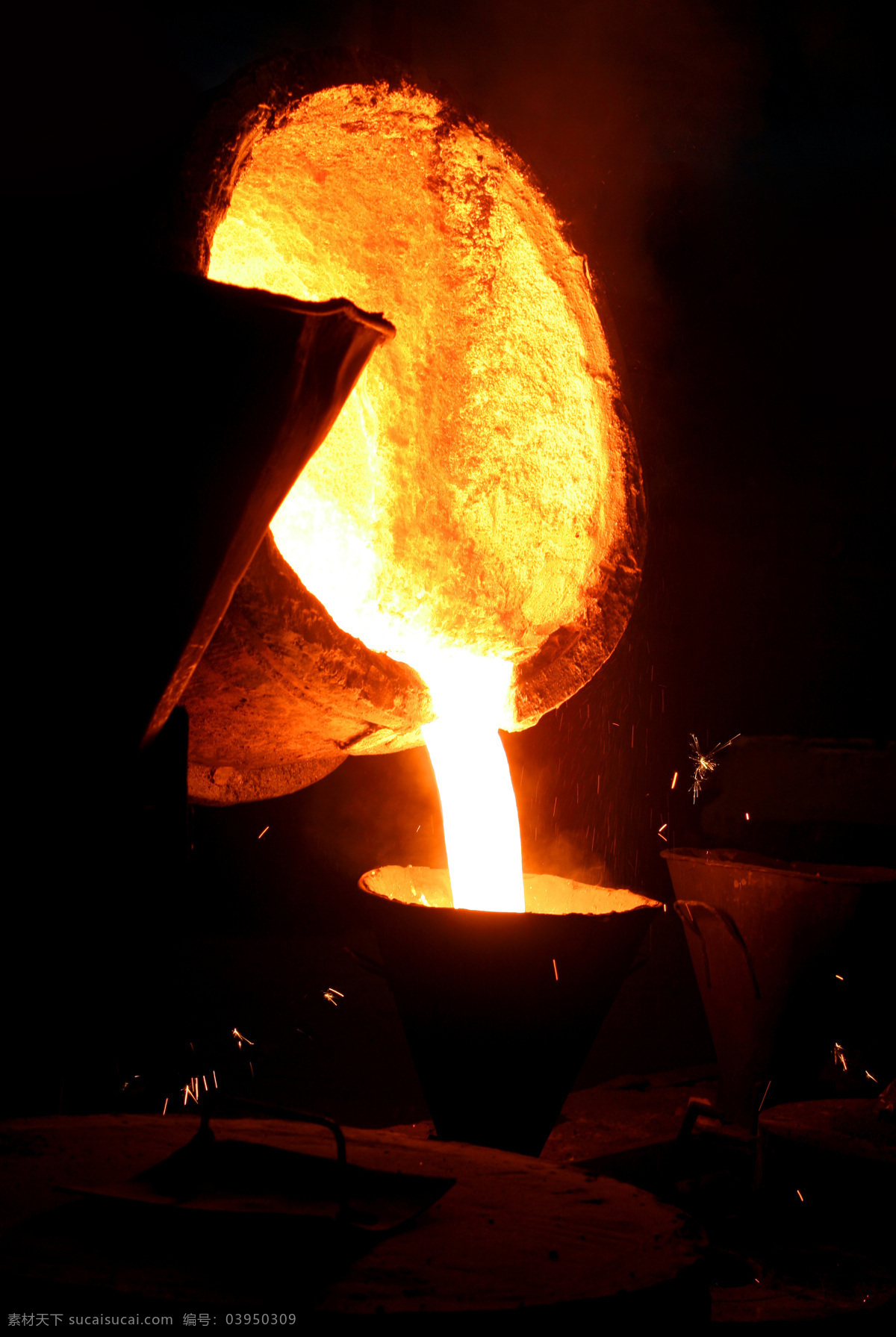 炼钢 钢炉 火炉 炼铁 高炉 钢铁生产 红火 冶炼 科技 高温 飞溅 钢水 现代工业 工业生产 现代科技