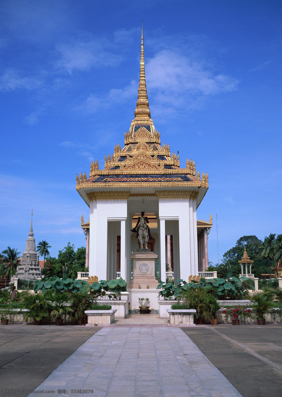 老挝68 老挝 蓝天白云 建筑 路 树 蓝色