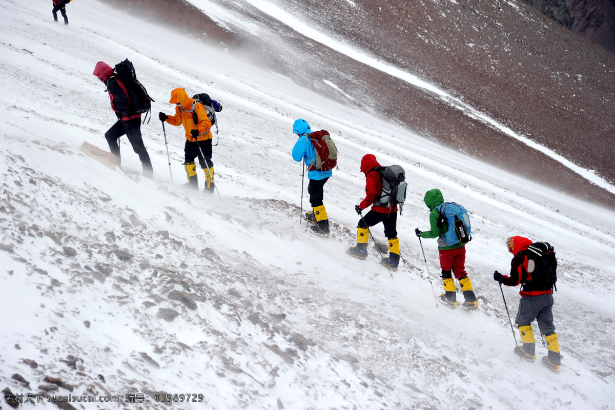攀登雪山 雪山 高山 寒冷 冬季 攀登 团队 各色人物 生活百科 娱乐休闲