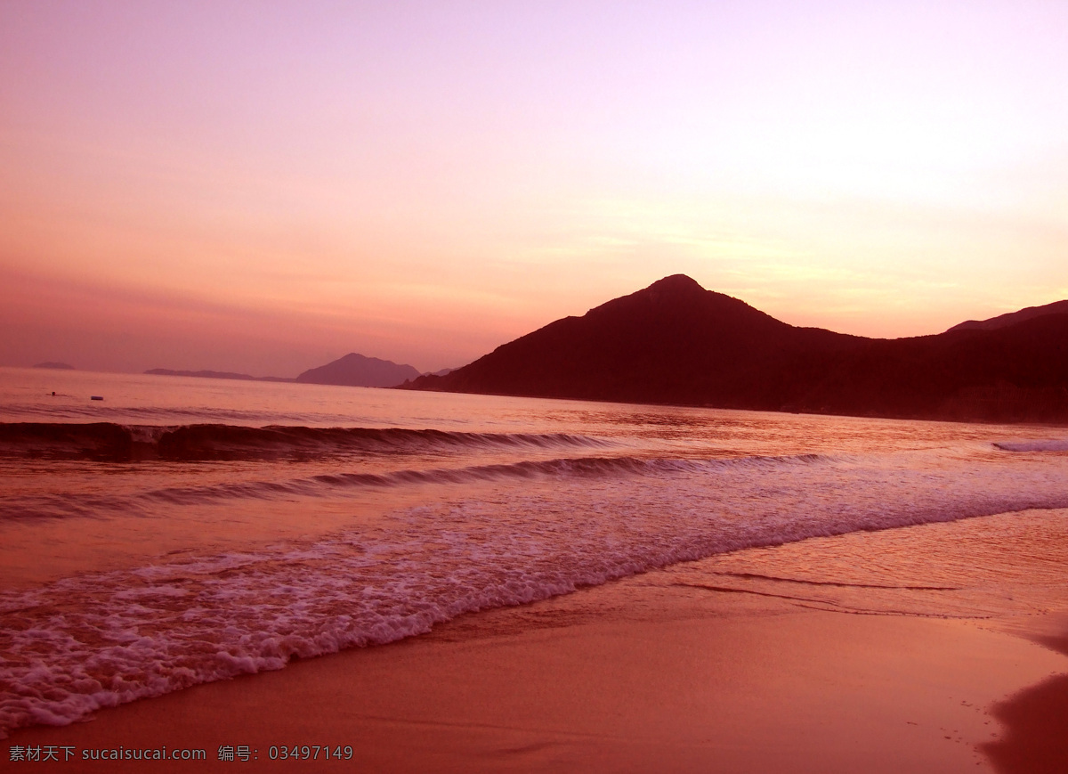 夕阳大海 大海 海平面 海岸线 海浪 沙滩 海滩 黄昏 夕阳 晚霞 彩霞 群山 休闲旅游 度假圣地 蓝天白云 自然美景 自然风景 自然景观