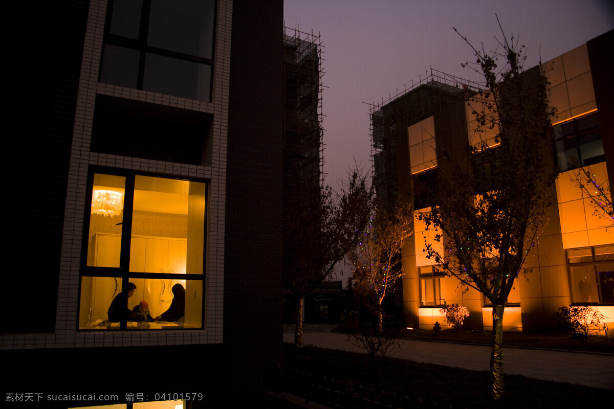 背景 灯光 灯火 光亮 建筑景观 建筑摄影 建筑园林 亮光 小区夜景 夜景 夜色 华灯 明亮 耀眼 灯树 紫光 自然景观 装饰素材 灯饰素材