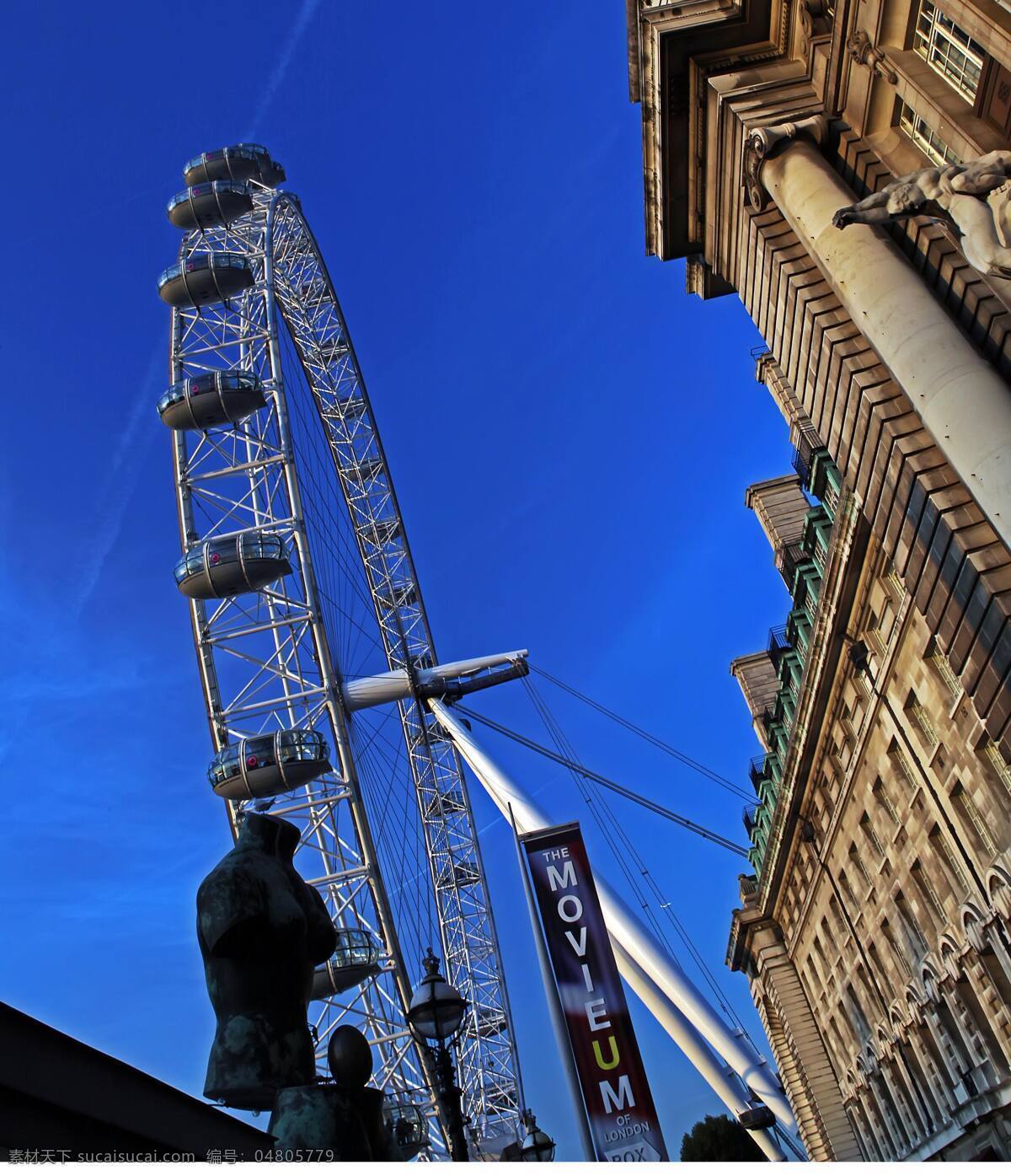 伦敦 伦敦眼摩天轮 景观轮 转轮 矗立 泰晤士河畔 饱览城市美景 大楼 广告牌 蓝天 景观 景点 伦敦风光 古都王朝 国外旅游 旅游摄影