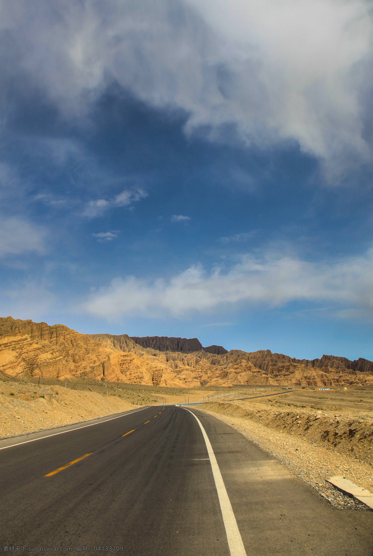 荒山公路 塔里木 沙漠 公路 荒山 蓝天 白云 国内旅游 旅游摄影