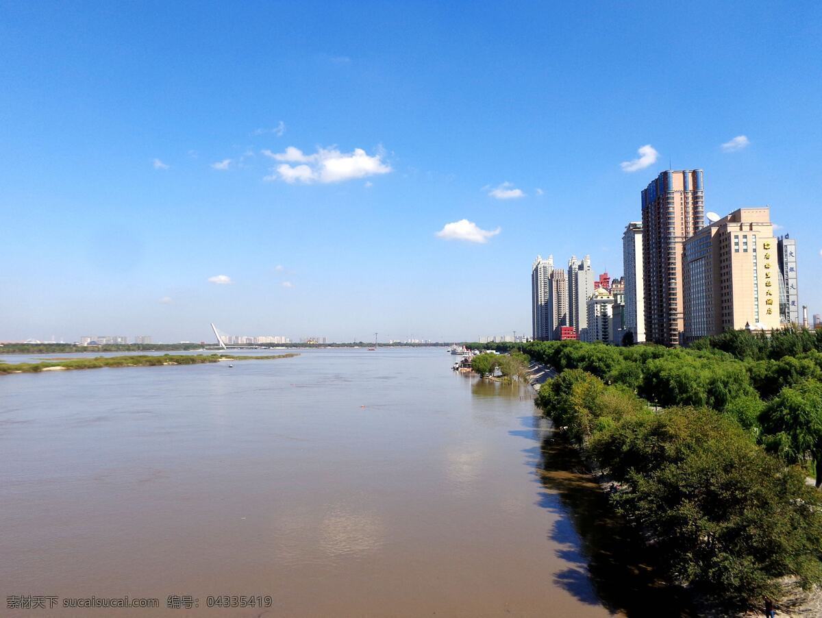 哈尔滨 松花江畔 风景 蓝天白云 江水 江面 江心岛 堤岸 绿树 建筑群 倒影 旅游摄影 国内旅游 蓝色