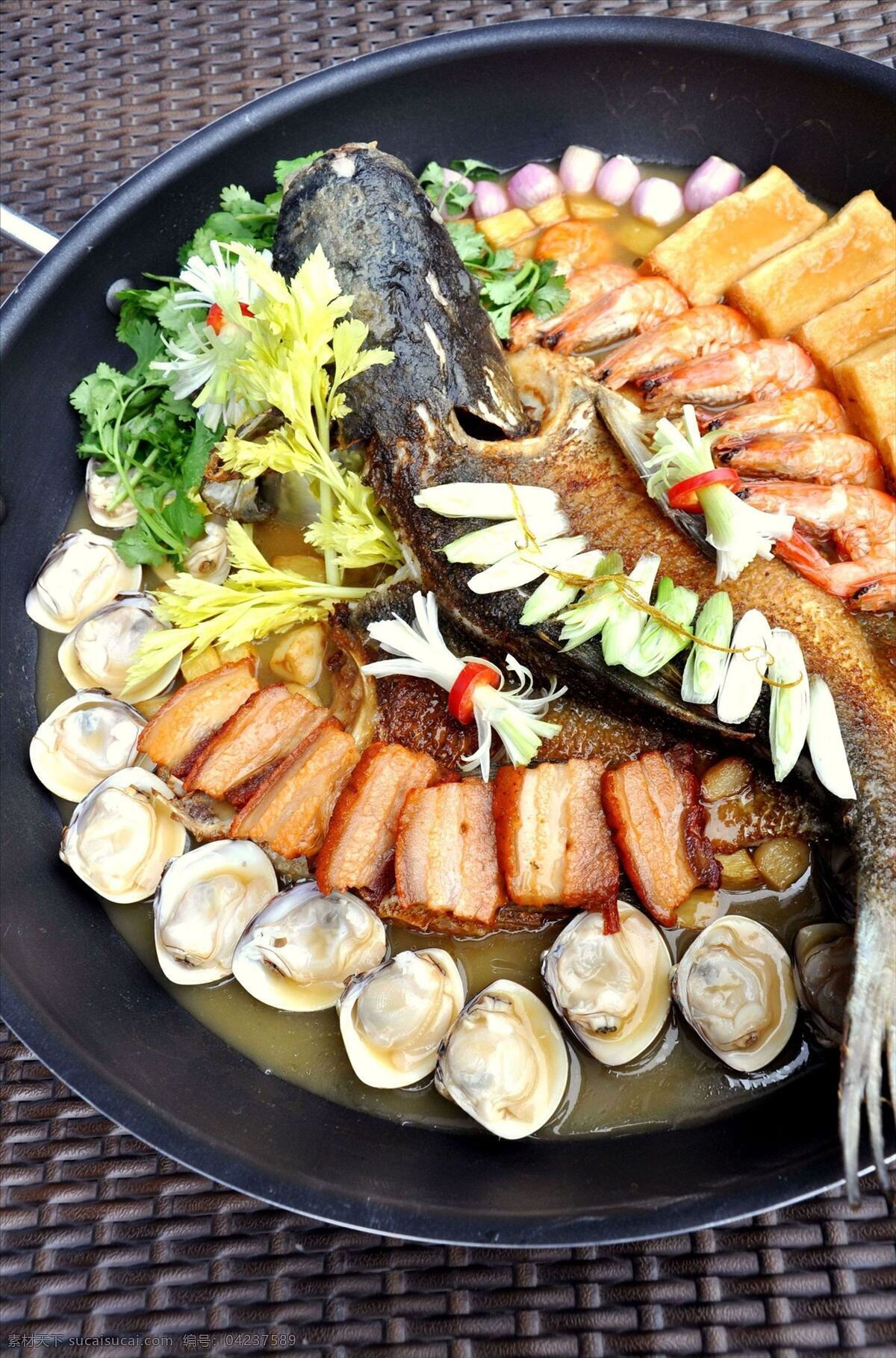 蟹 汁 煎 焖 大盘 鱼 大盘鱼 本地菜 精品 菜品 传统美食 餐饮美食