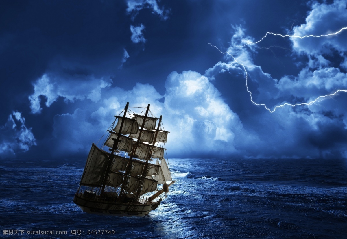 狂风暴雨 中 航行 帆船 摄影图片 大海 海上 黑暗 雷电 狂风 暴雨 背景图片
