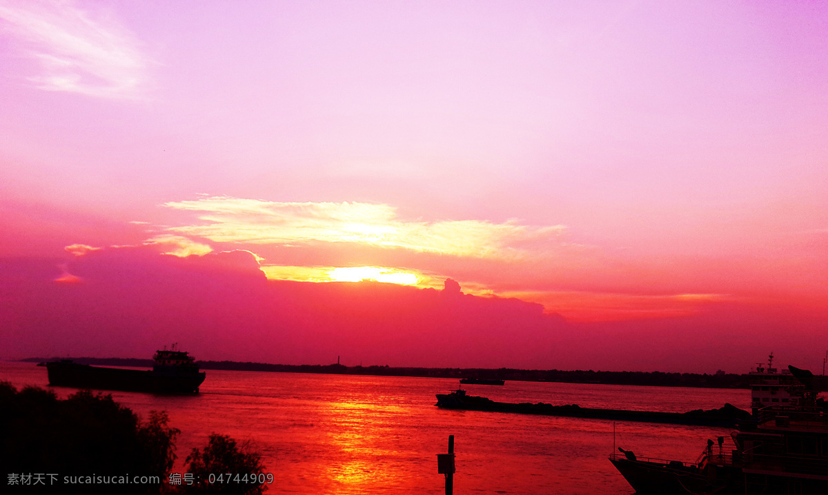 夕阳红 夕阳 晚霞 江畔 归舟 满江红 山水风景 自然景观