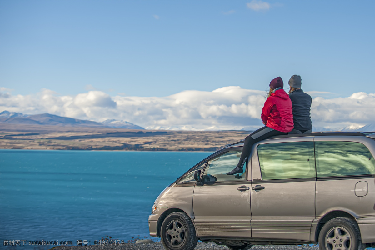 路途远望 路途 远望 湖水 蓝色 两人 汽车 旅行 旅游摄影 自然风景