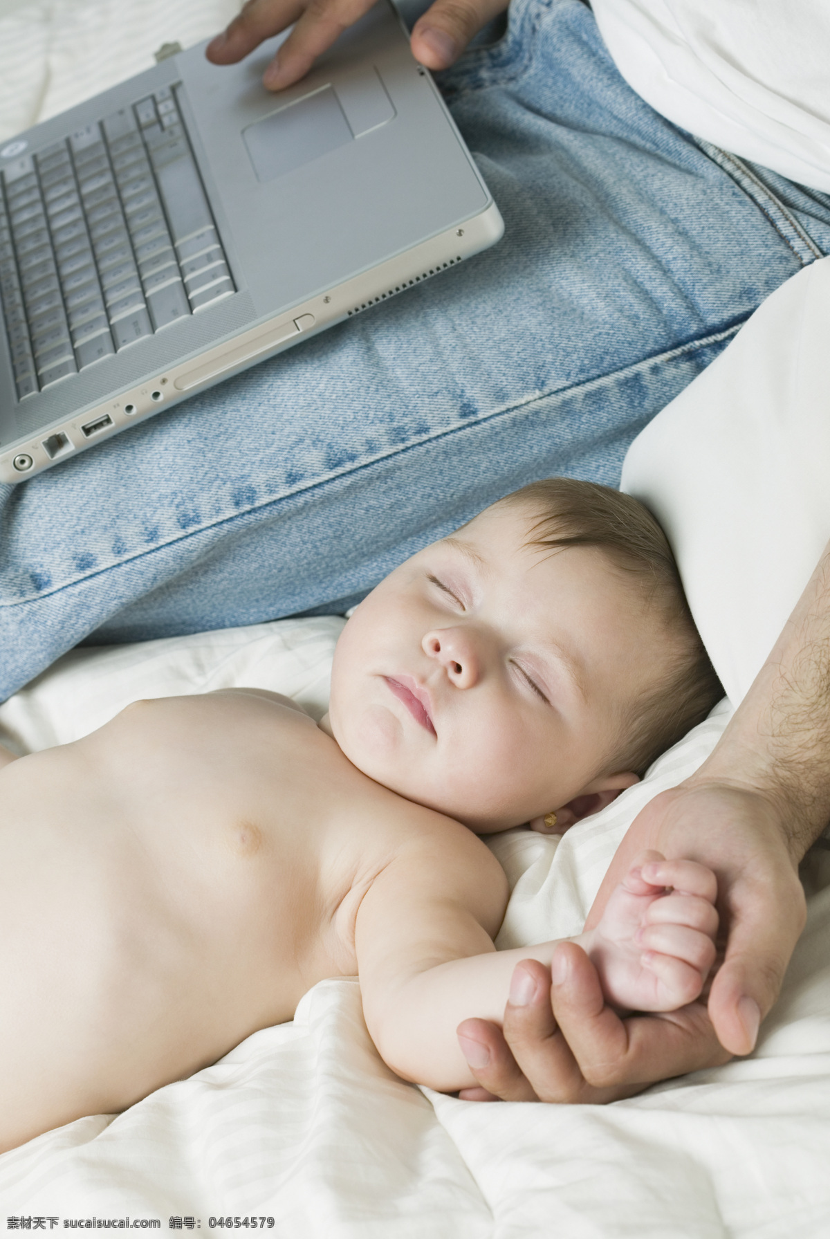 握 父亲 手 睡觉 小 婴儿 可爱 熟睡 沉睡 手握手 父爱 天真可爱 儿童图片 人物图片