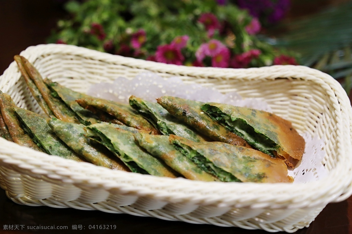 野菜饼 蔬菜饼 野菜煎饼 蔬菜煎饼 鸡蛋蔬菜饼 香煎野菜饼 面点主食 风味小吃 摄影图 餐饮美食 传统美食