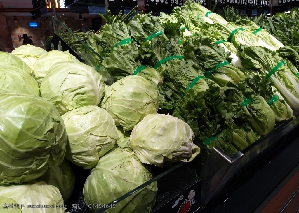 超市蔬菜 高丽菜 包菜 菜堆 果蔬 实景拍摄 青菜 绿叶菜 水叶菜 大 白菜