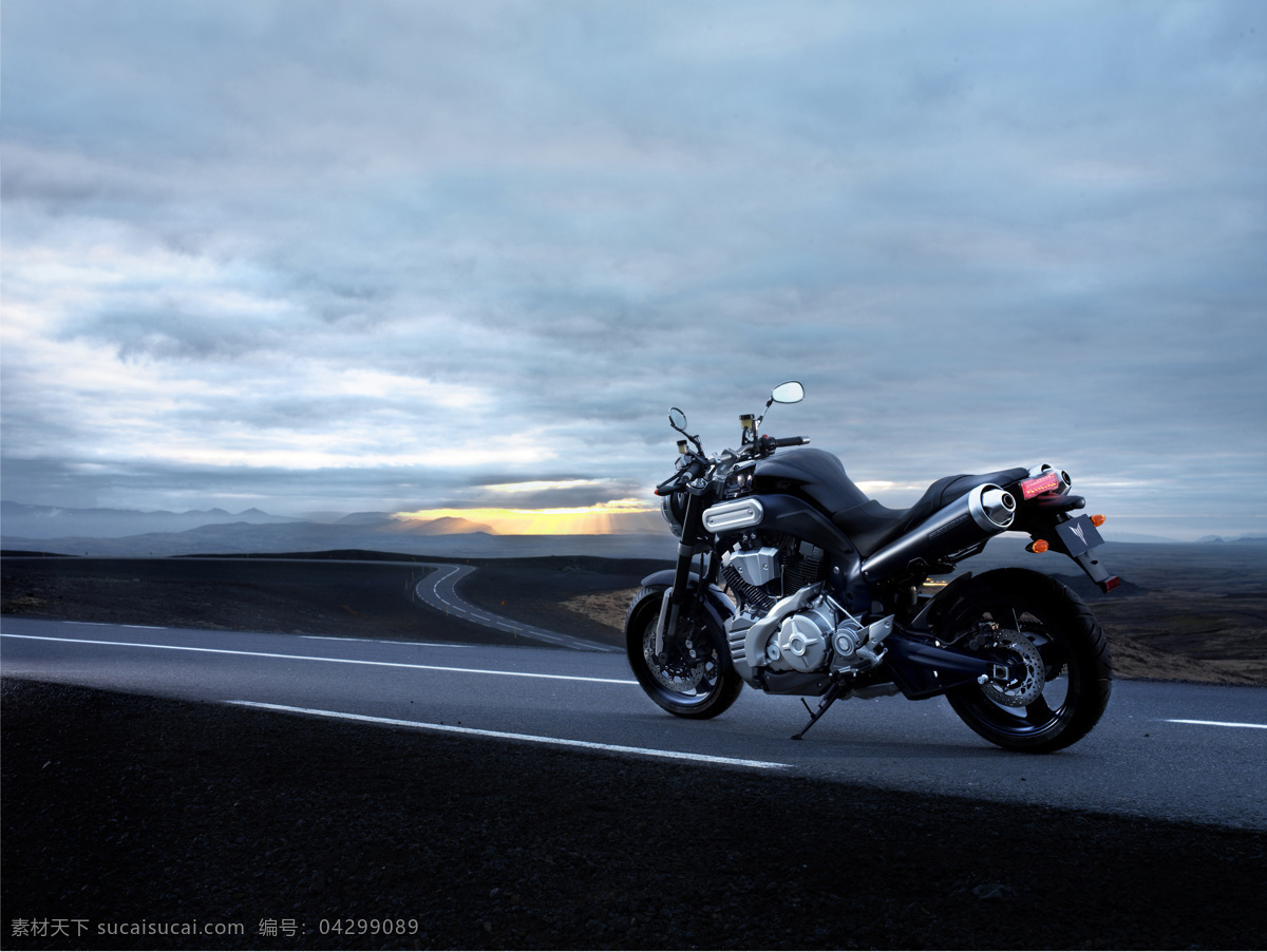 公路 交通工具 摩托车 现代科技 新款 上 摩托车摄影 psd源文件