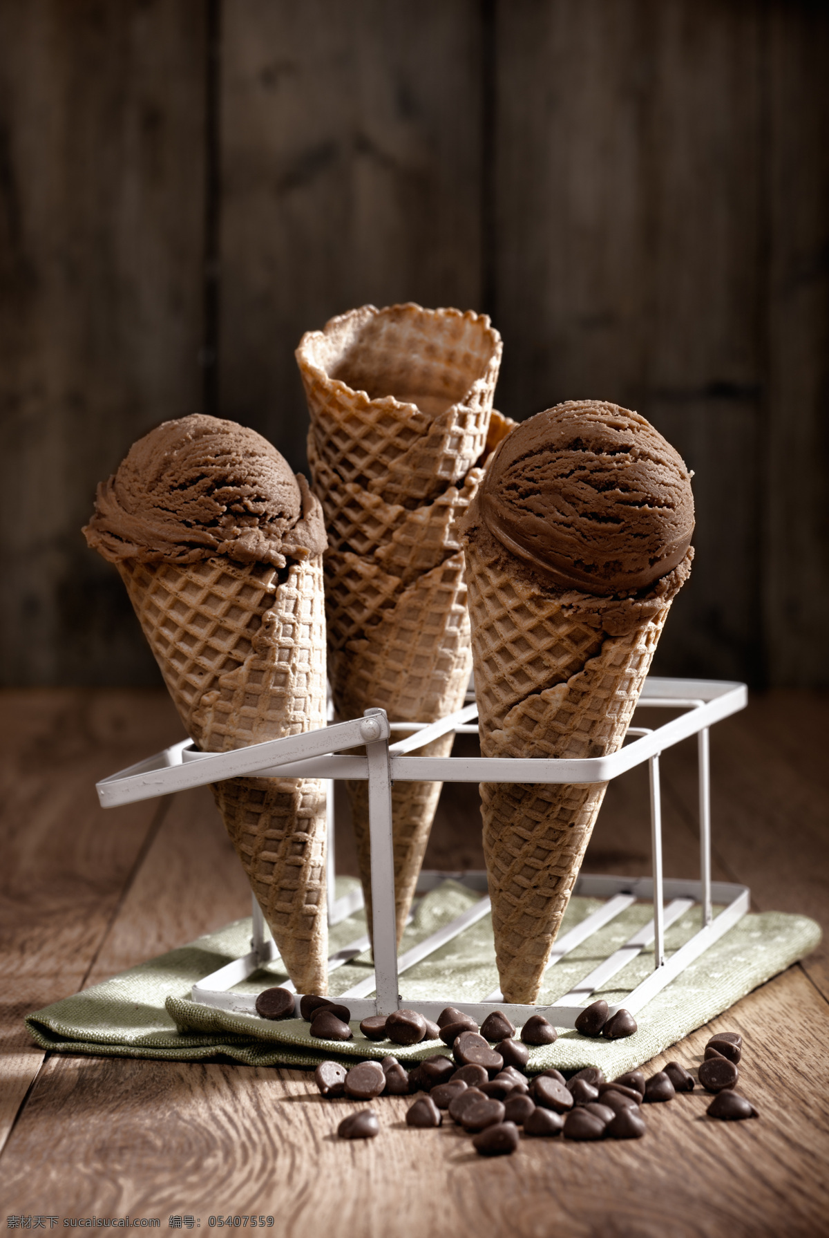 巧克力 冰 激 淋 豆 点心 美食 甜品 巧克力豆 巧克力冰激淋 冷饮 其他类别 餐饮美食 黑色