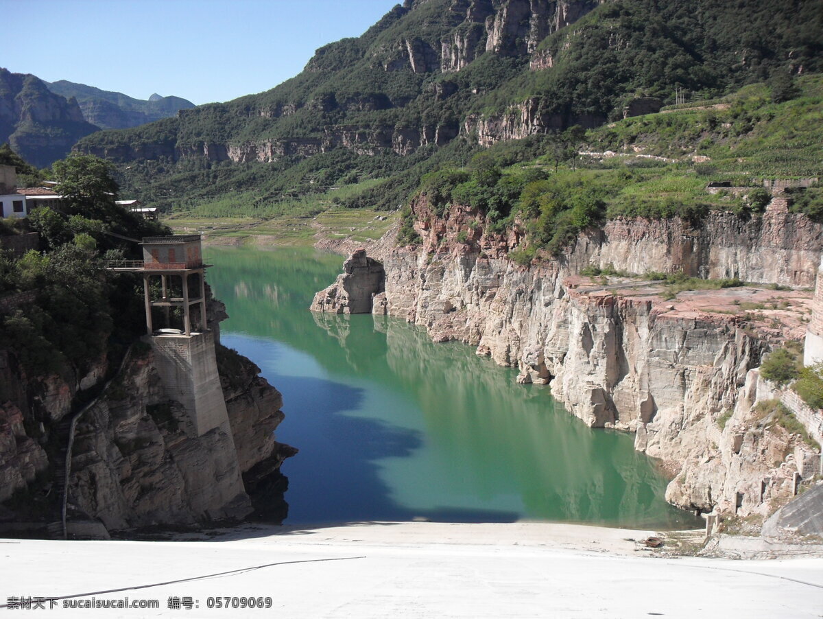 太行山 房子 山水风景 天空 自然景观 水 psd源文件