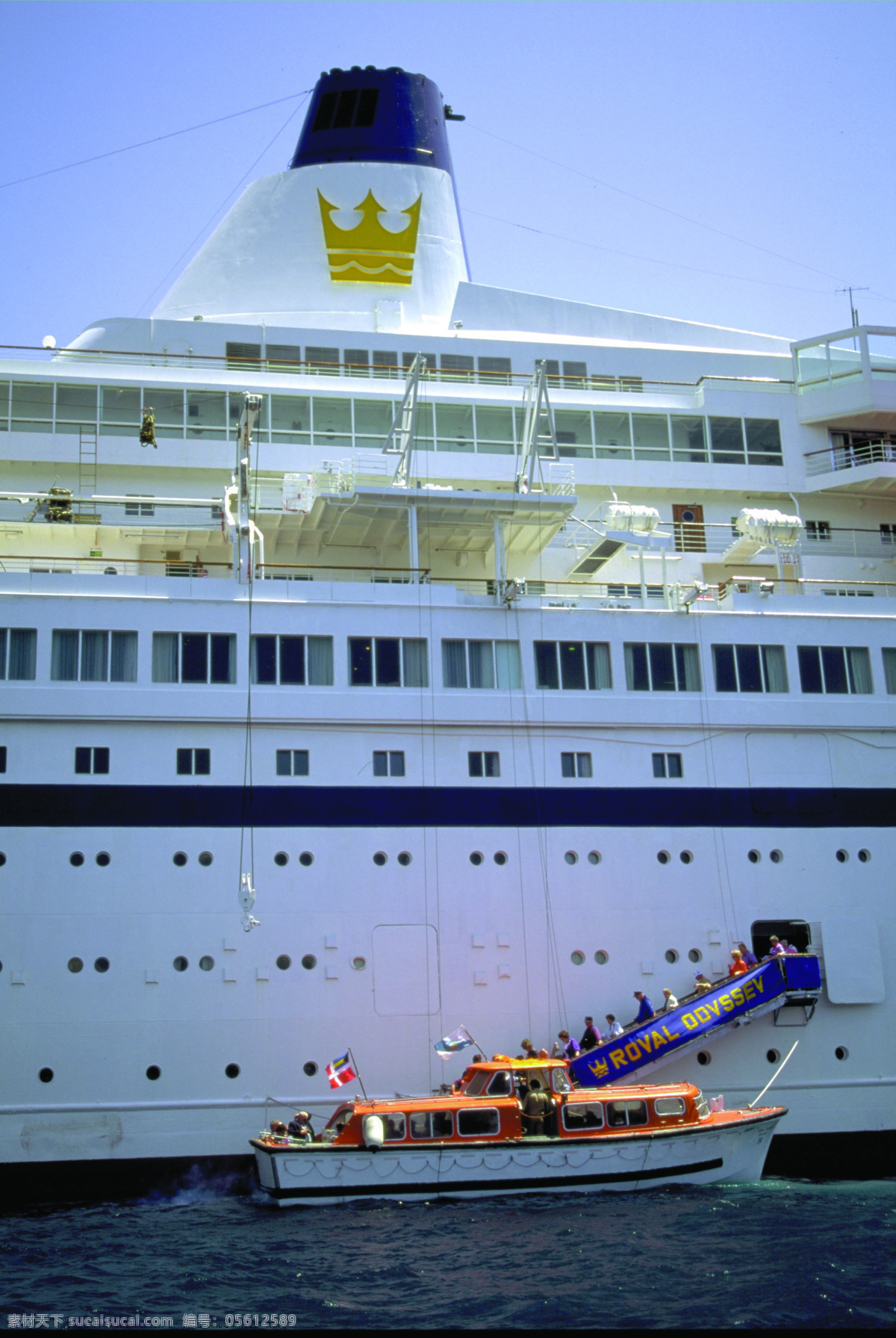 大海 港口 海岸 海港 货轮 货运 交通 交通工具 轮船 游轮 旅游 物流 码头 运输 物资 油轮 现代科技 psd源文件