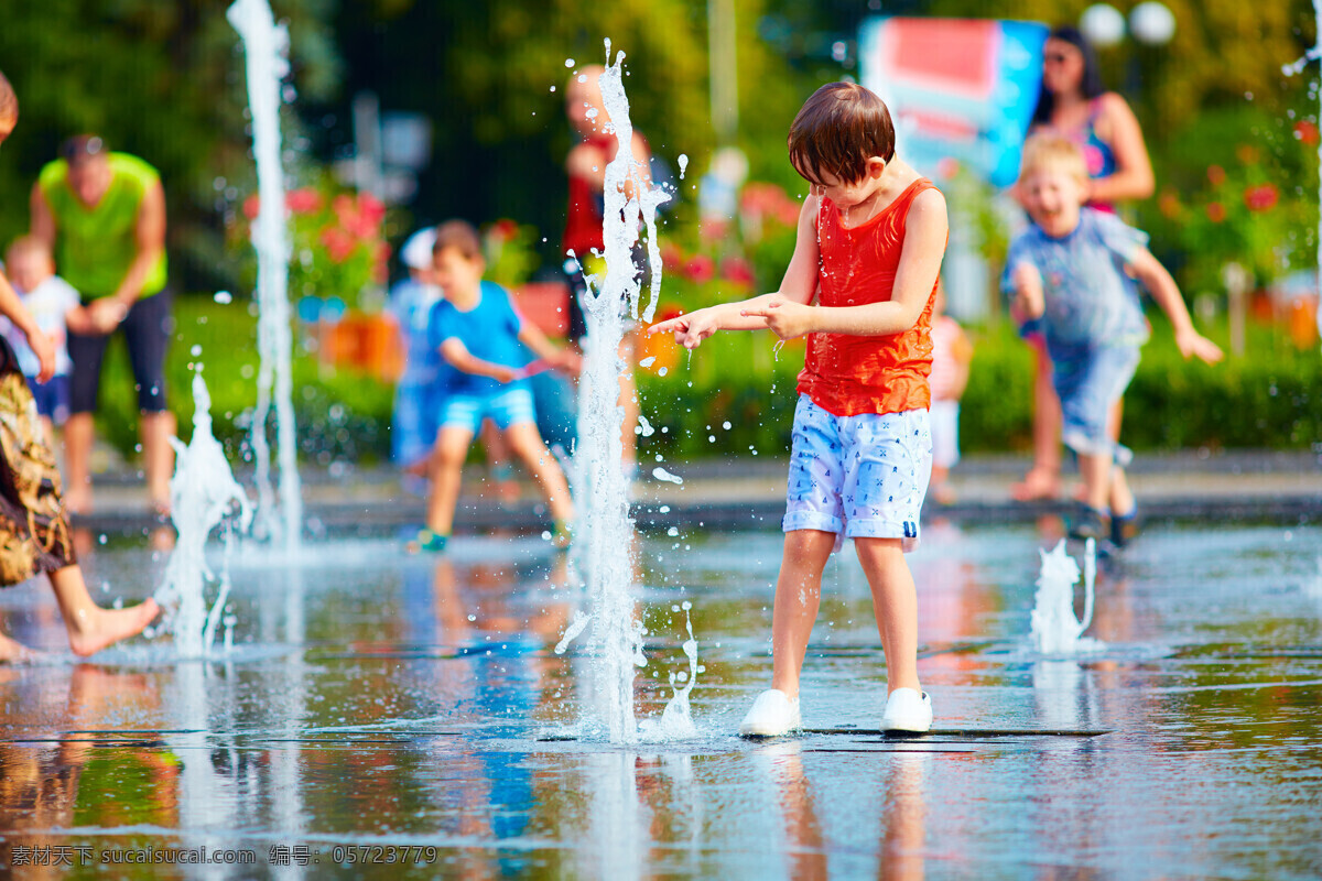 戏水儿童 玩耍 戏水 玩水 儿童 小孩 童真 喷泉 嬉戏 夏日 炎热 避暑 欢乐 清凉 户外 露天 人物图库 儿童幼儿