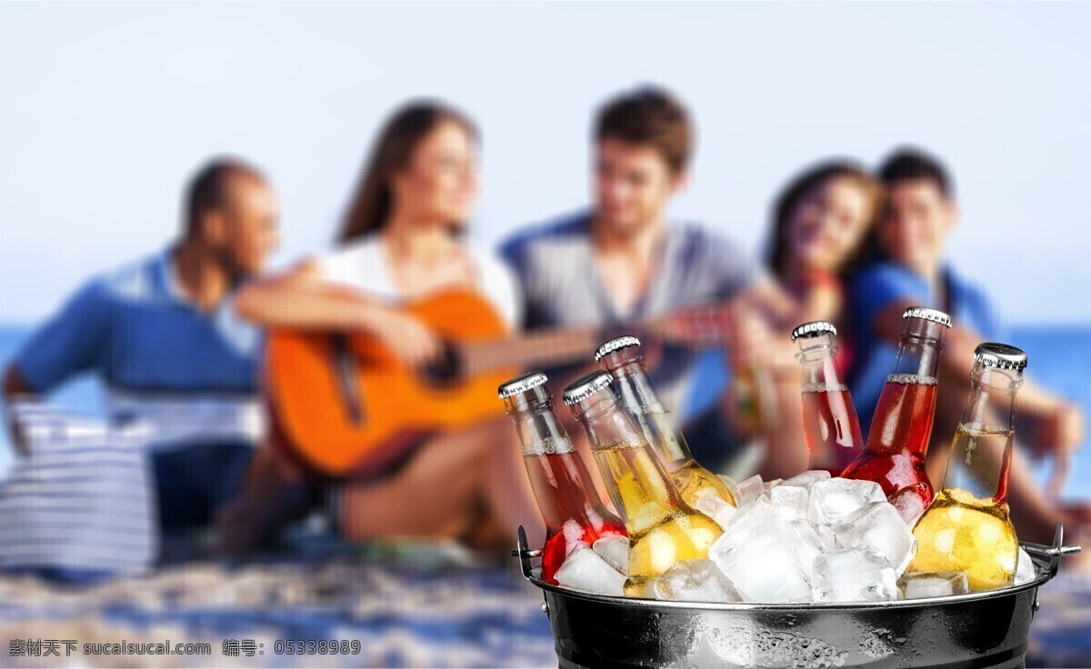 啤酒 啤酒桶 冰块 沙滩 野餐 聚会 吉他 音乐 软 饮酒 类 背景 餐饮美食 饮料酒水
