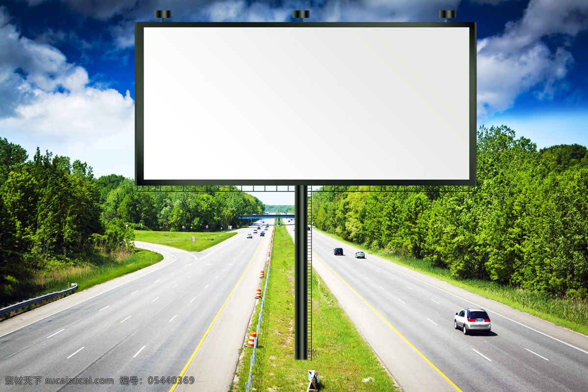 公路 巨幅 广告 户外 户外广告 空白广告牌 巨幅广告牌 公路广告 高速公路 树林 其他类别 生活百科