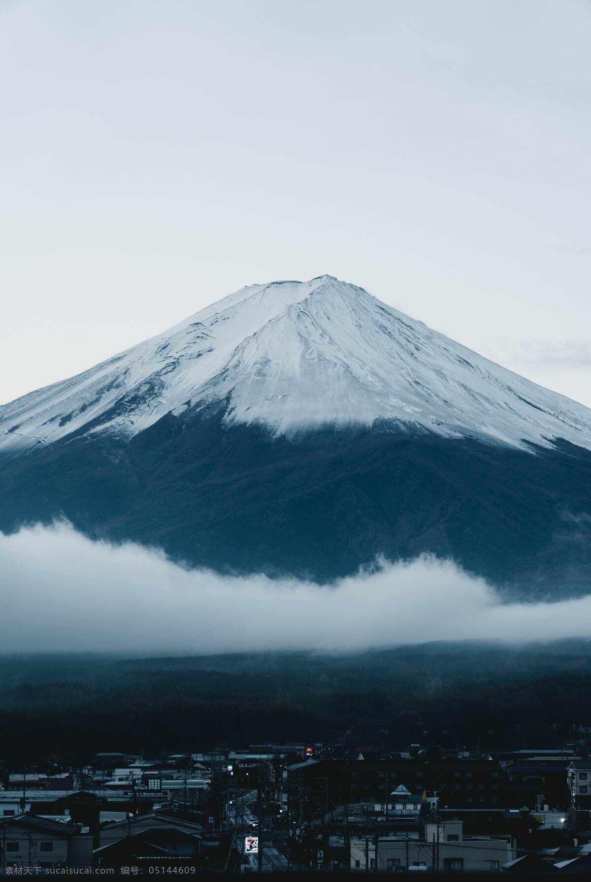 湖面 上 富士山 火山 日本 雪山 餐饮美食 传统美食