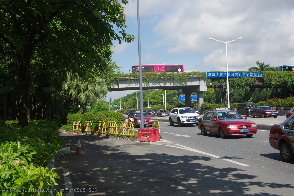 深圳南城快道 双层交通 车辆 客车 大车 小车 电杆 电灯 绿树 绿化 道路 交通 旅游摄影 国内旅游