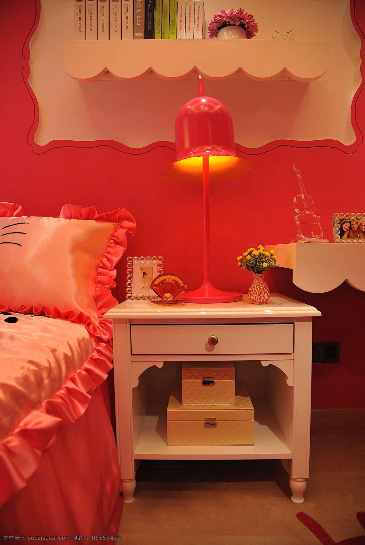 红色 卧室 床头柜 床头灯 设计图 家居 家居生活 室内设计 装修 室内 家具 装修设计 环境设计