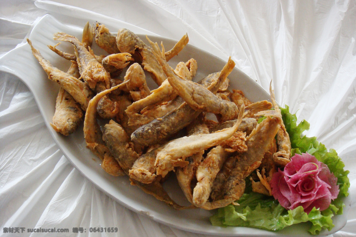 炸黄花鱼 黄花鱼 鱼类 干炸黄花鱼 干炸 传统美食 餐饮美食