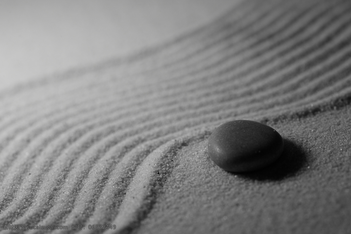 沙 纹 上 磨石 spa 沙滩 沙石 沙子 沙粒 沙纹 石头 鹅卵石 按摩石 其他风光 风景图片