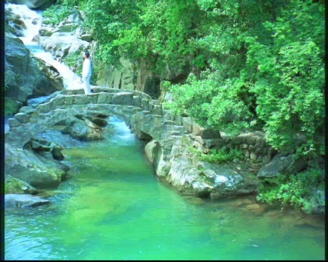 河流 mov 大海 多媒体设计 非线性编辑 流水 石块 石头 水花 小溪 河流模板下载 动态mov 潺潺流水 源文件 视频 实拍视频