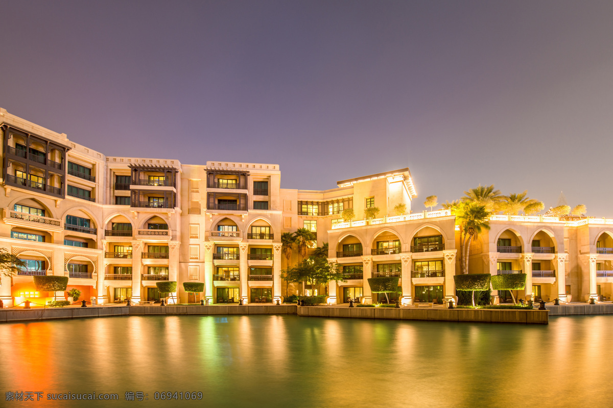 迪拜建筑夜景 水池 迪拜酒店 迪拜夜景 美丽风景 城市夜景 迪拜风光 城市风光 环境家居 黄色