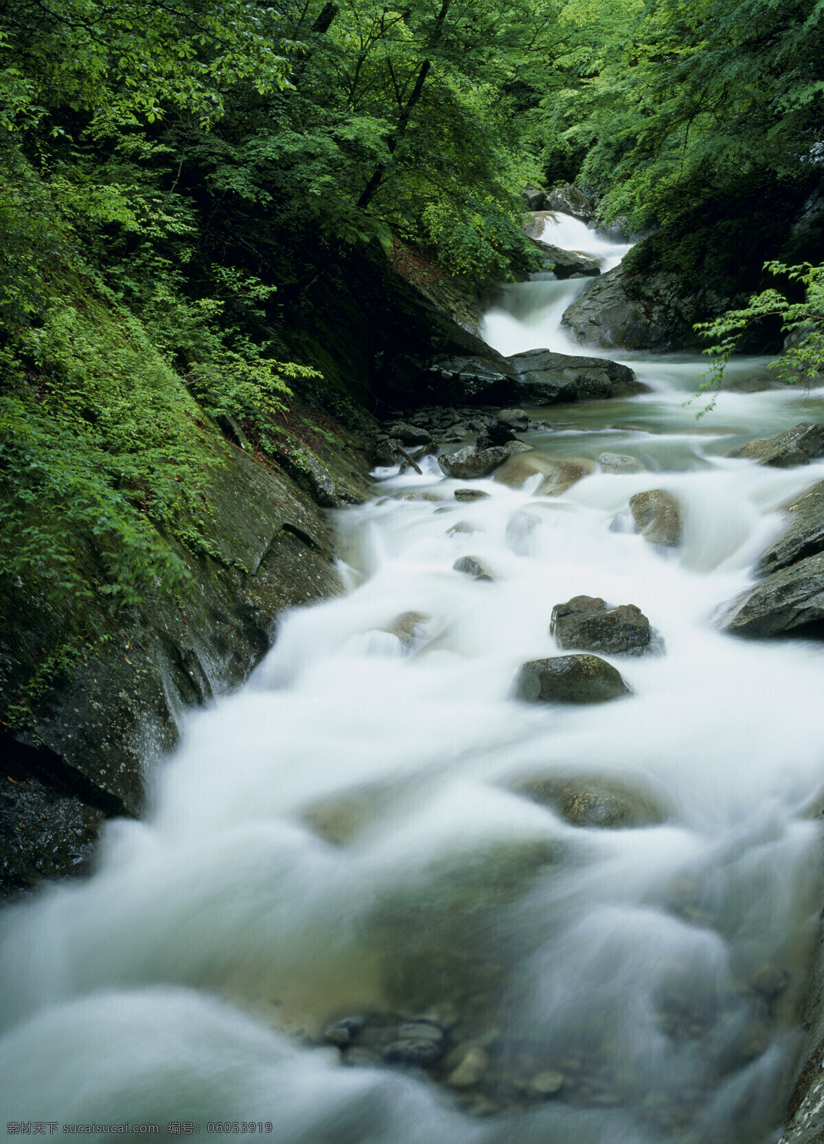 山中 白色 溪流 特写 高山 瀑布 湍急 河山 风景 壮丽 山川 风光美图 美丽风景 自然风光 风景摄影 高清图片 山水风景 风景图片