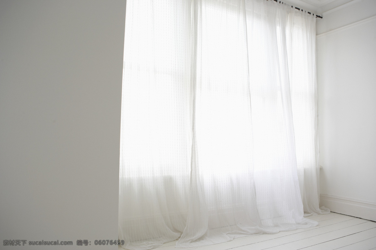 室内 窗口 窗帘 装饰 室内设计 家庭装修 现代风格 窗户 白色纱帘 地板 透过阳光 阳光照射 相片 照片 照相 高清大图 环境家居