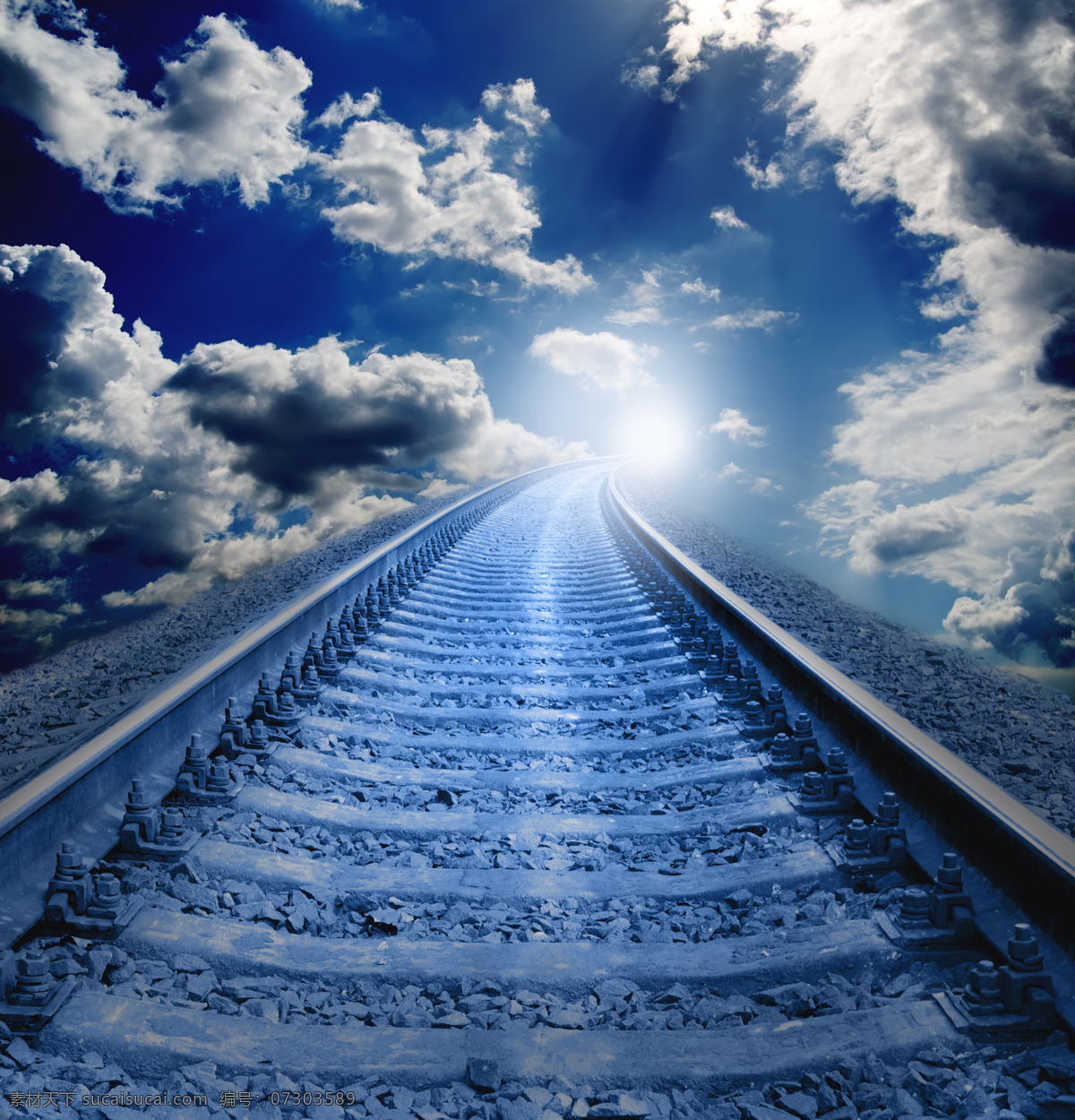 铁路背景素材 阳光 天空 乌云 地铁 火车 铁路 铁路摄影 道路 交通 运输 铁路背景 自然风光 道路摄影 环境家居 蓝色
