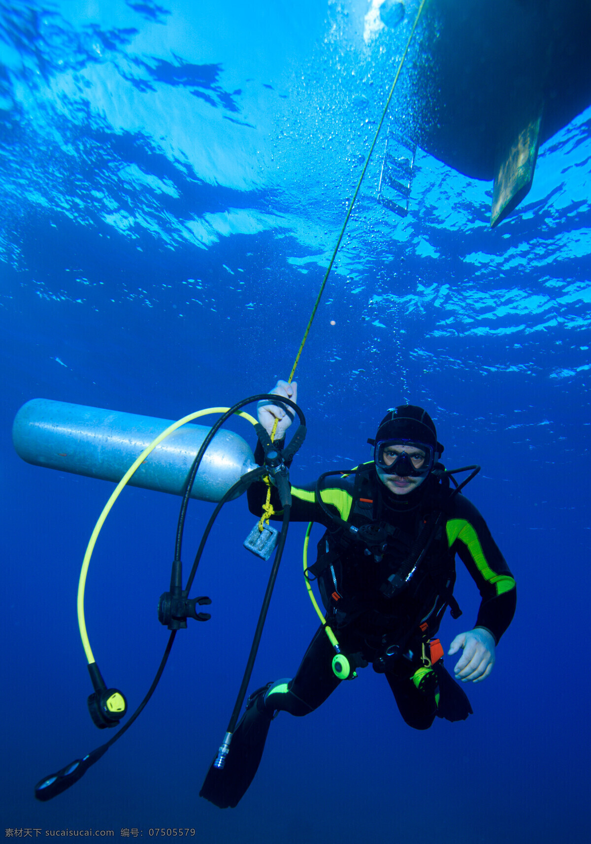 氧气瓶 男人 人物 潜水 海底 潜水设备 生活人物 人物图片