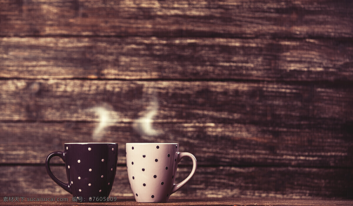木板 上 咖啡 情侣 杯 茶杯 情侣杯子 咖啡杯子 热咖啡 木板背景 其他类别 生活百科