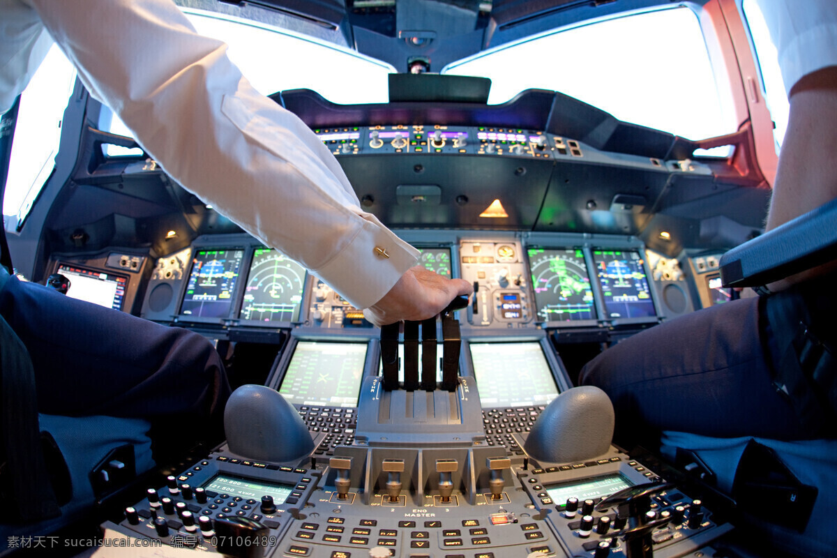 飞机 驾驶员 飞机驾驶室 机长室 飞行员 飞机驾驶员 飞机图片 现代科技