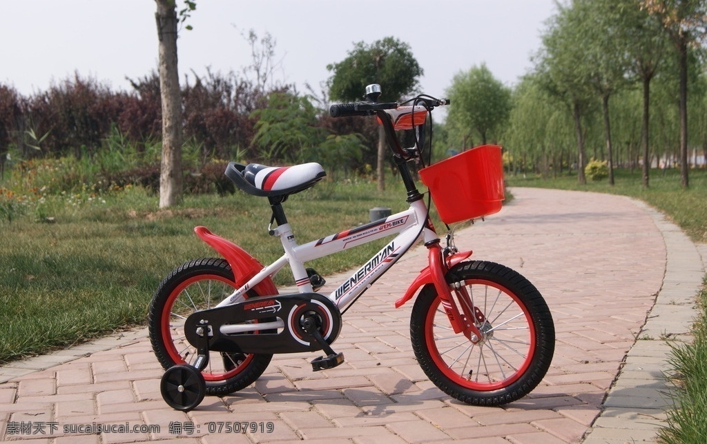 儿童自行车 童车 母婴 小孩车 玩具车 现代科技 交通工具