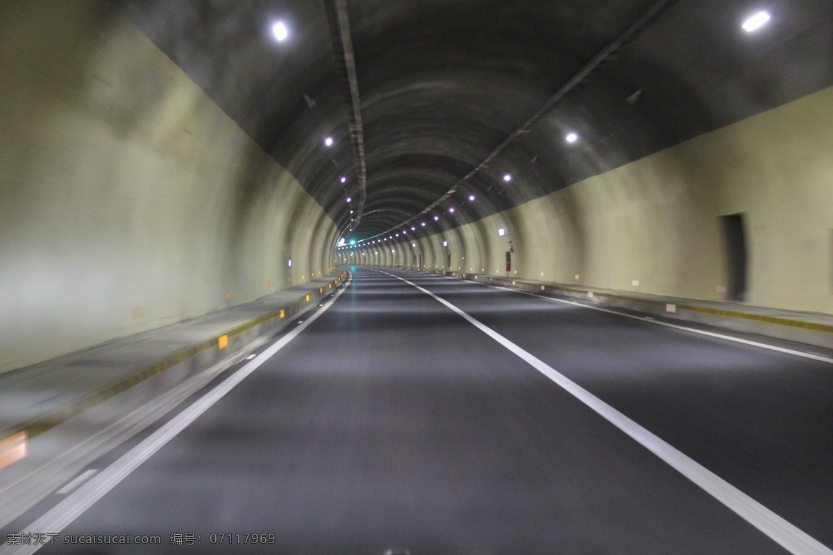 隧道 穿越隧道 延伸 灯光 标线 流畅 建筑景观 自然景观