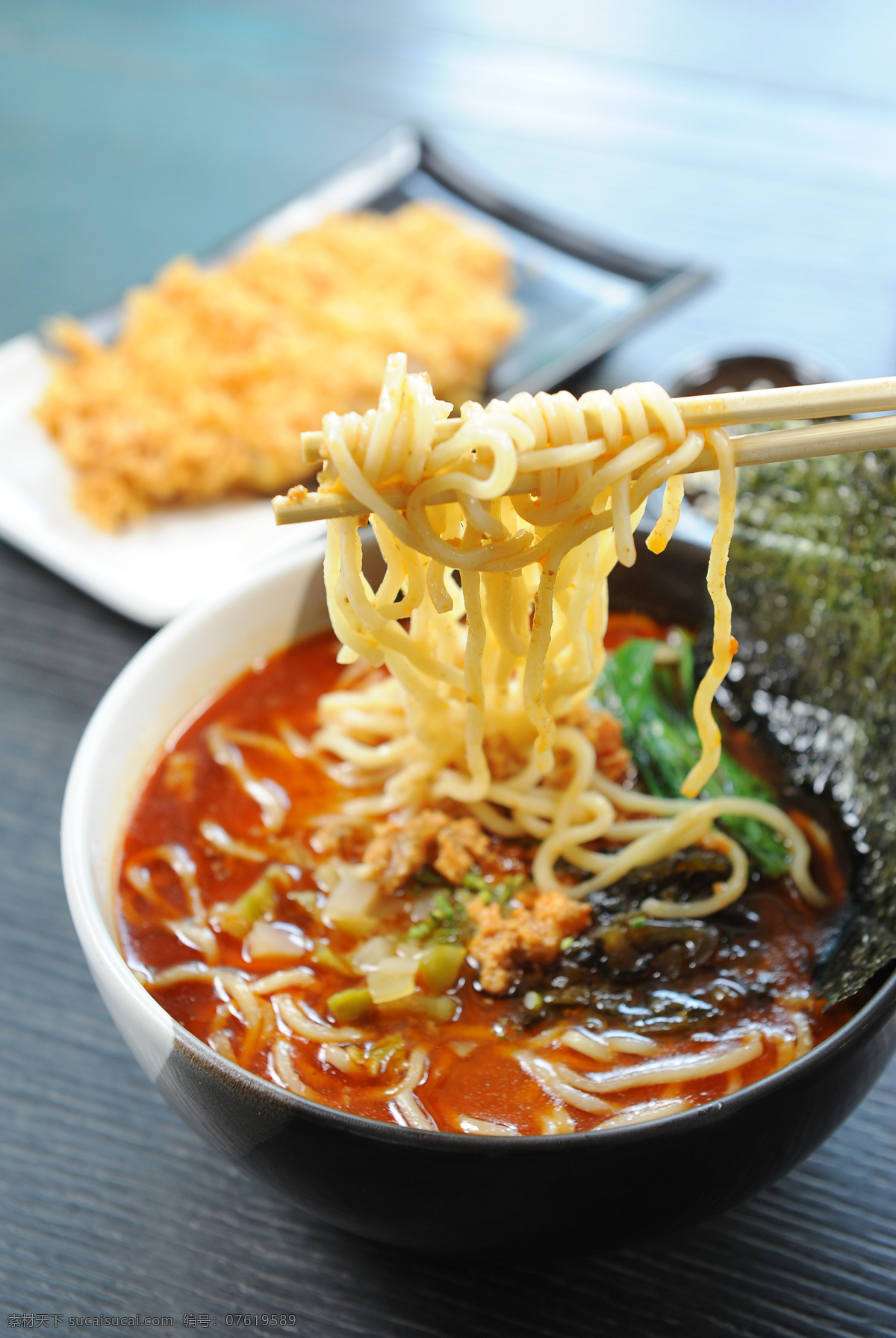 面条 酸菜面 麻辣面条 汤面 手工面 手擀面 蔬菜 餐饮美食