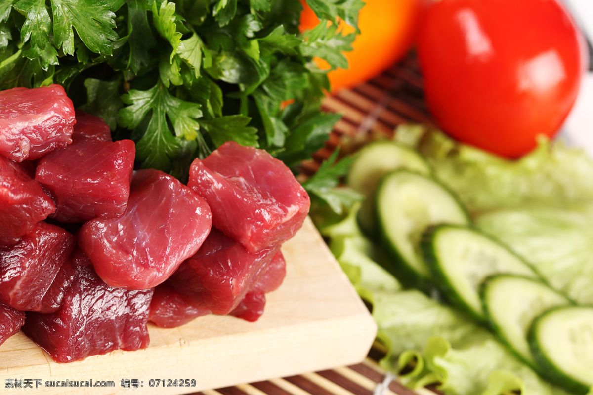 猪肉 牛肉 羊肉 生肉 鲜肉 瘦肉 鲜肉生肉 生肉鲜肉 木板 案板 菜板 香菜 西红柿 黄瓜 辣椒 菜椒 蔬菜 肉类 新鲜肉类 食物原料 食材原料 餐饮美食