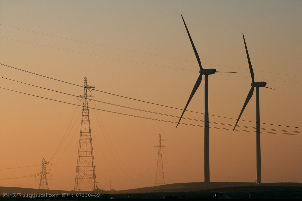 黄昏 中 风力 发电机 发电 风能 风电 风电科技 环保 绿色 能源 风车 风力发电机 风力发电厂 电场 风力发电 工业生产 现代科技