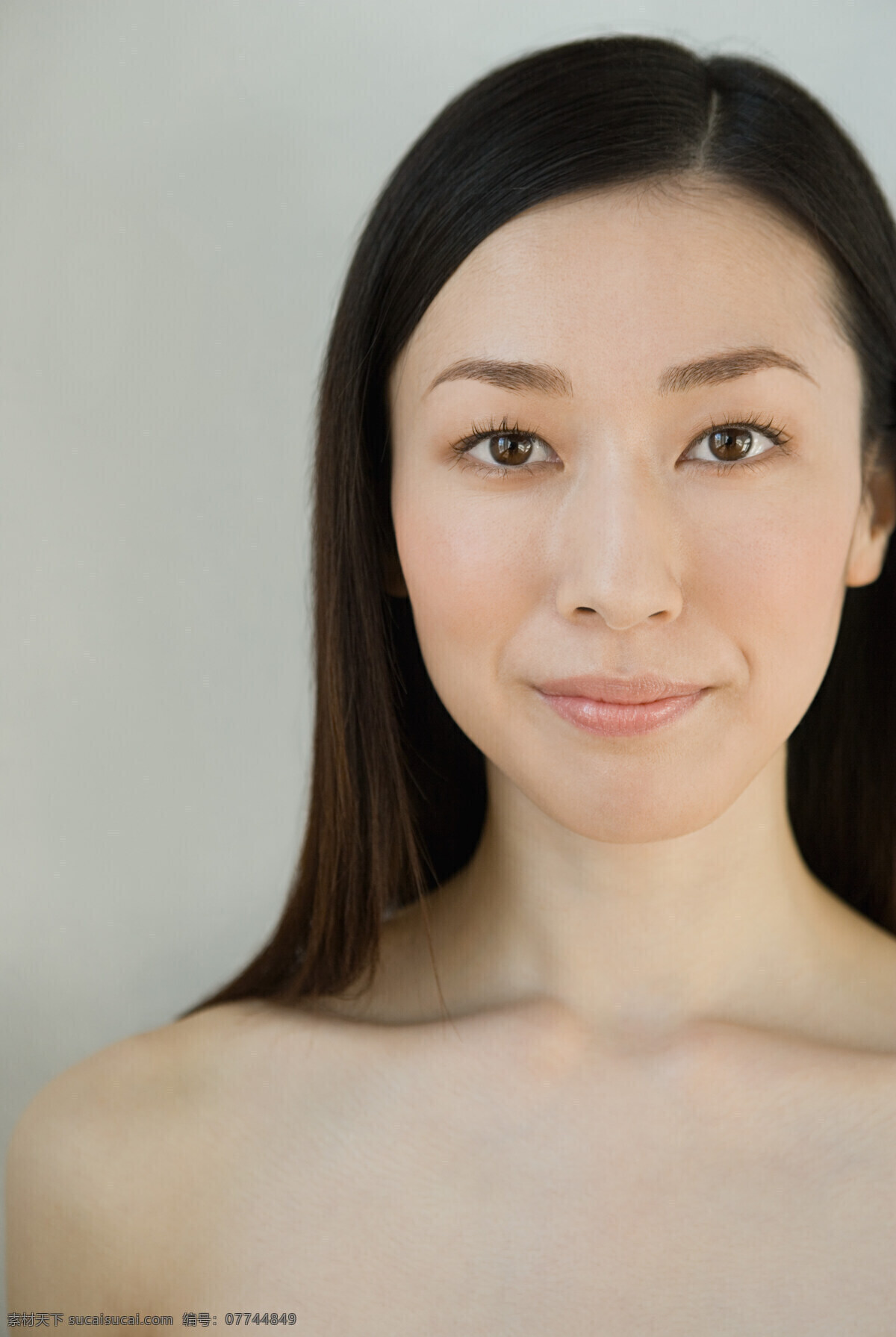 魅力 漂亮 模特 笑容 闭嘴 眼睛 微笑 长发 柔顺 唇部美容 妆容 芳香 养颜 美体 美容 化妆品 人物 spa 人物摄影 女性 spa人物 高清摄影 人物图库 高清图片 美女图片 人物图片