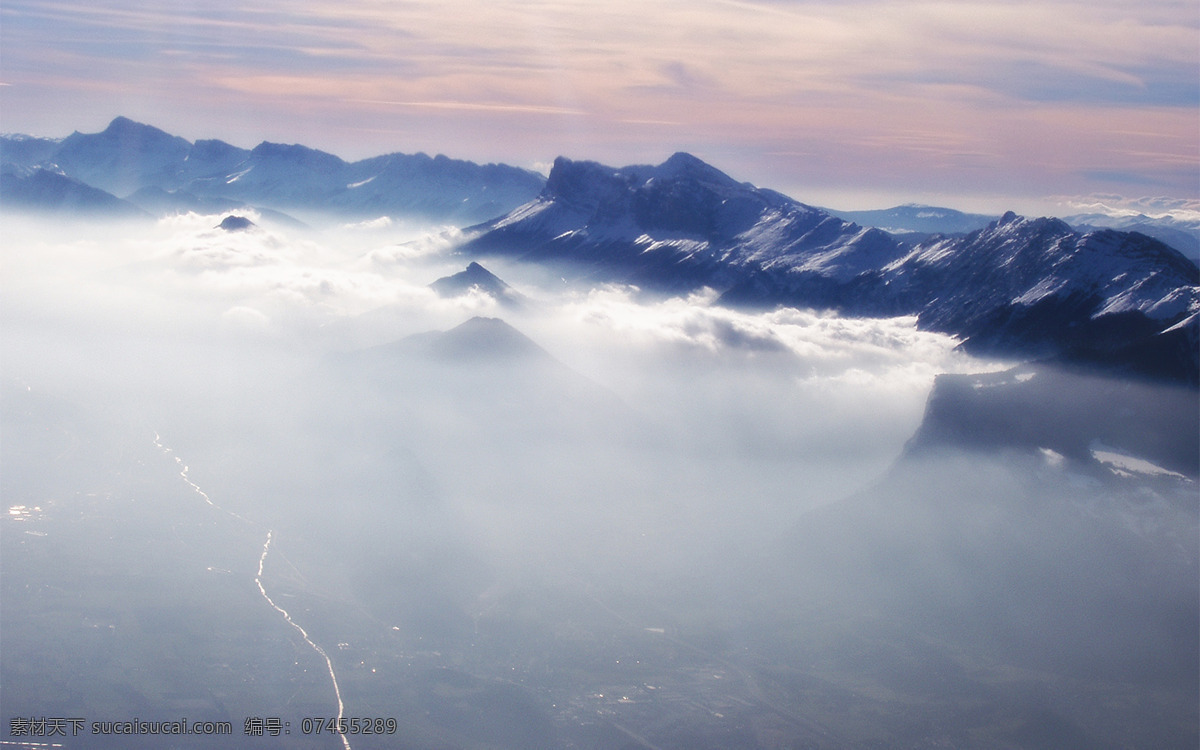 山免费下载 山水风景 摄影图 雪山 云雾缭绕 自然景观 家居装饰素材 山水风景画