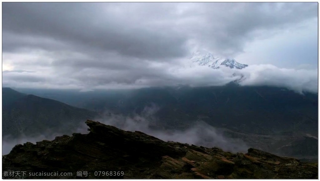 山脉 动态 视频 云雾 黑色 山景 视频素材 动态视频素材
