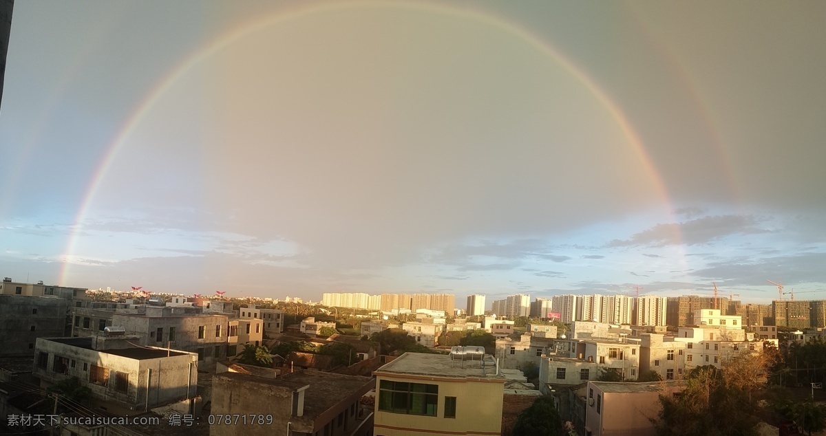 彩虹 雨过天晴 天空 屋顶 房子 楼房 风景 自然景观 自然风景