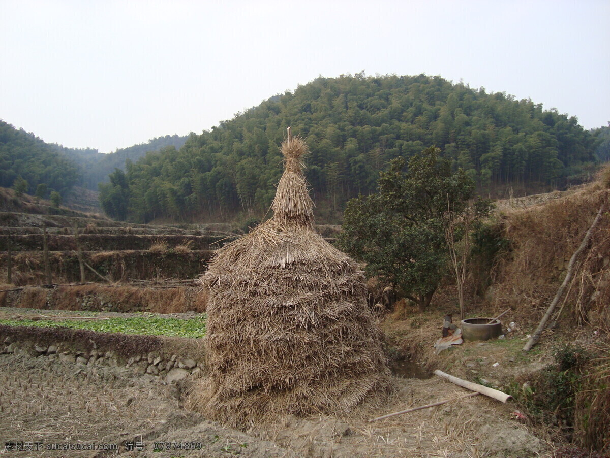 草垛子风光